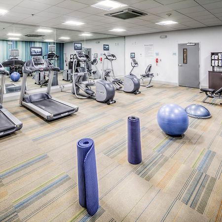 Holiday Inn Express & Suites Cleveland/Westlake By Ihg Bagian luar foto