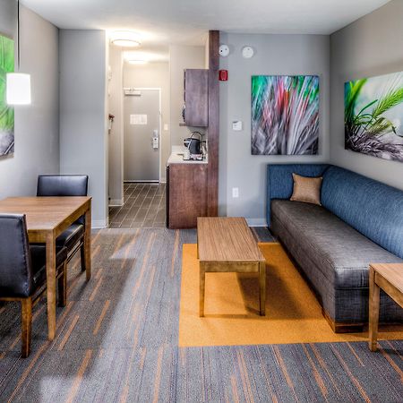 Holiday Inn Express & Suites Cleveland/Westlake By Ihg Bagian luar foto