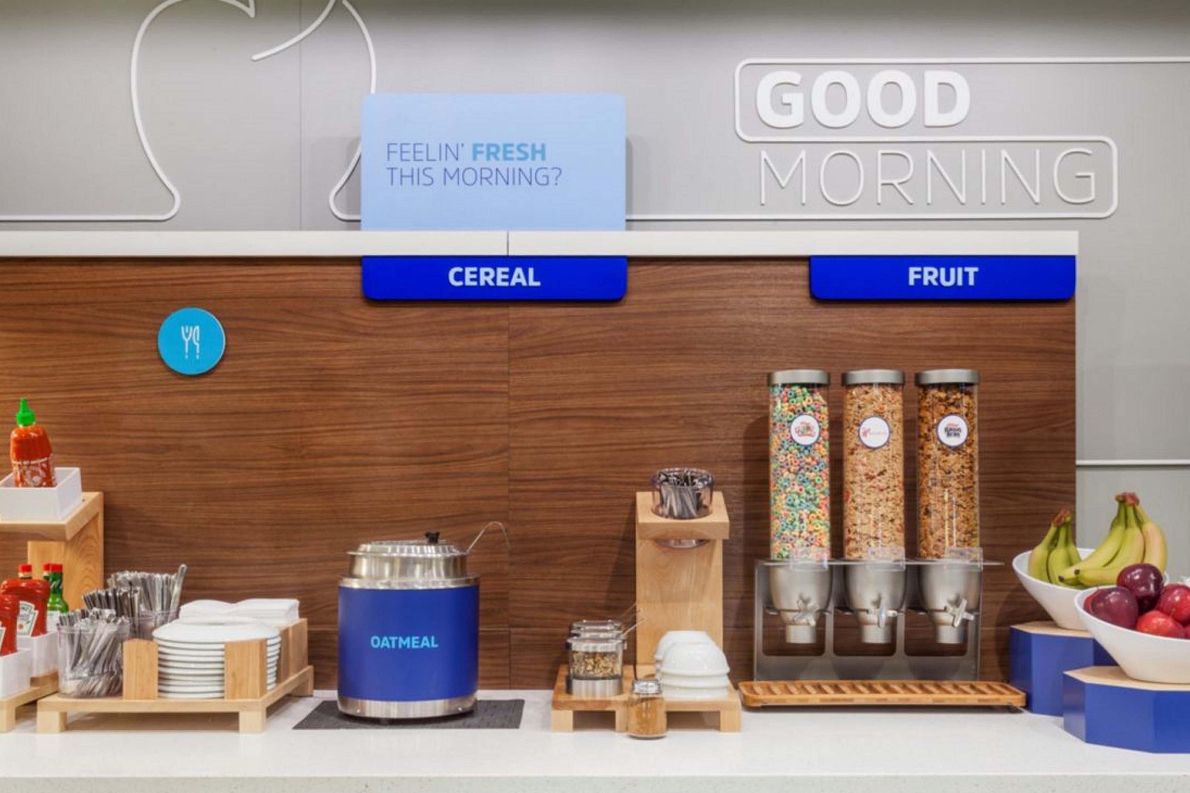 Holiday Inn Express & Suites Cleveland/Westlake By Ihg Bagian luar foto