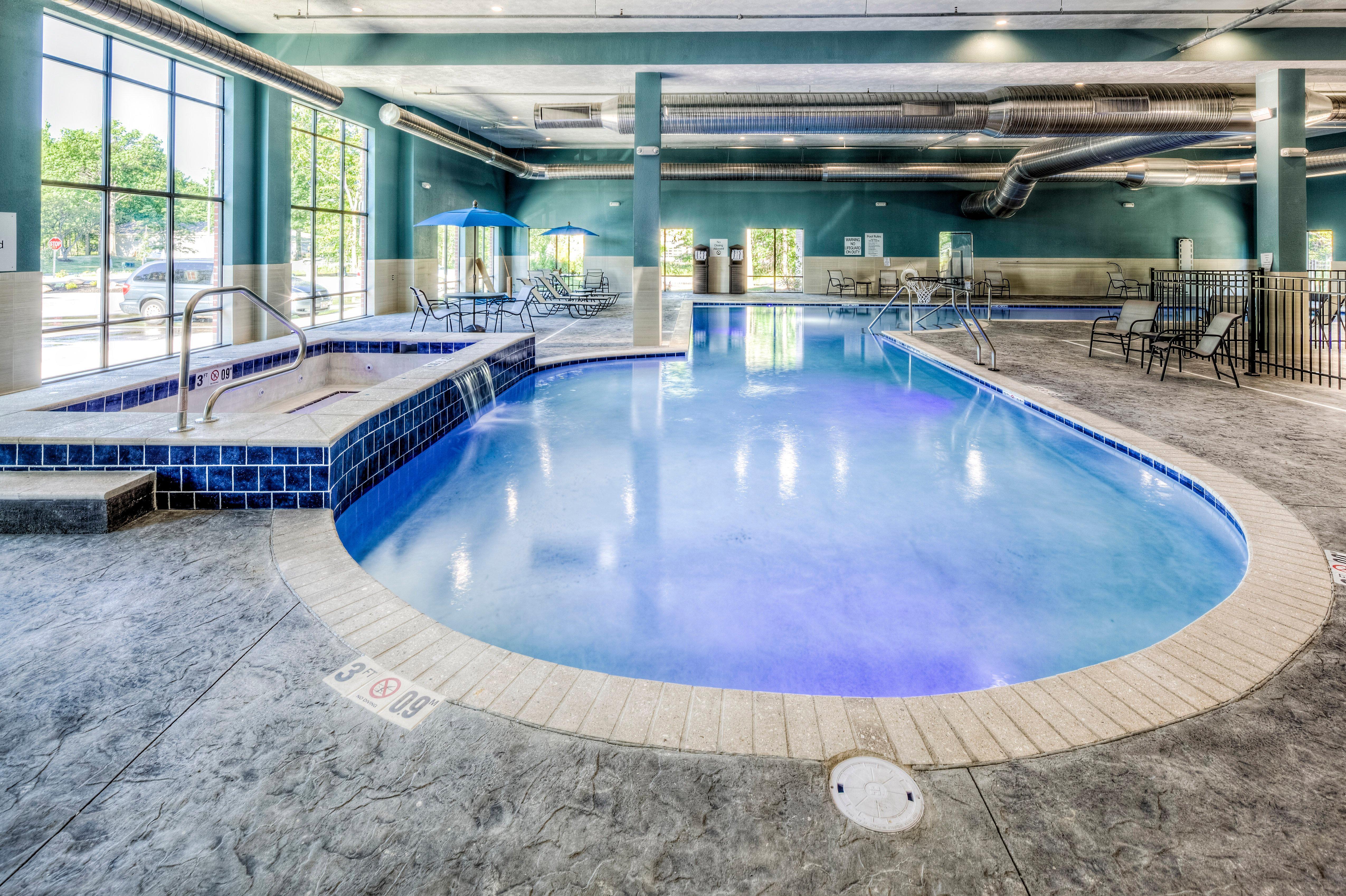 Holiday Inn Express & Suites Cleveland/Westlake By Ihg Bagian luar foto