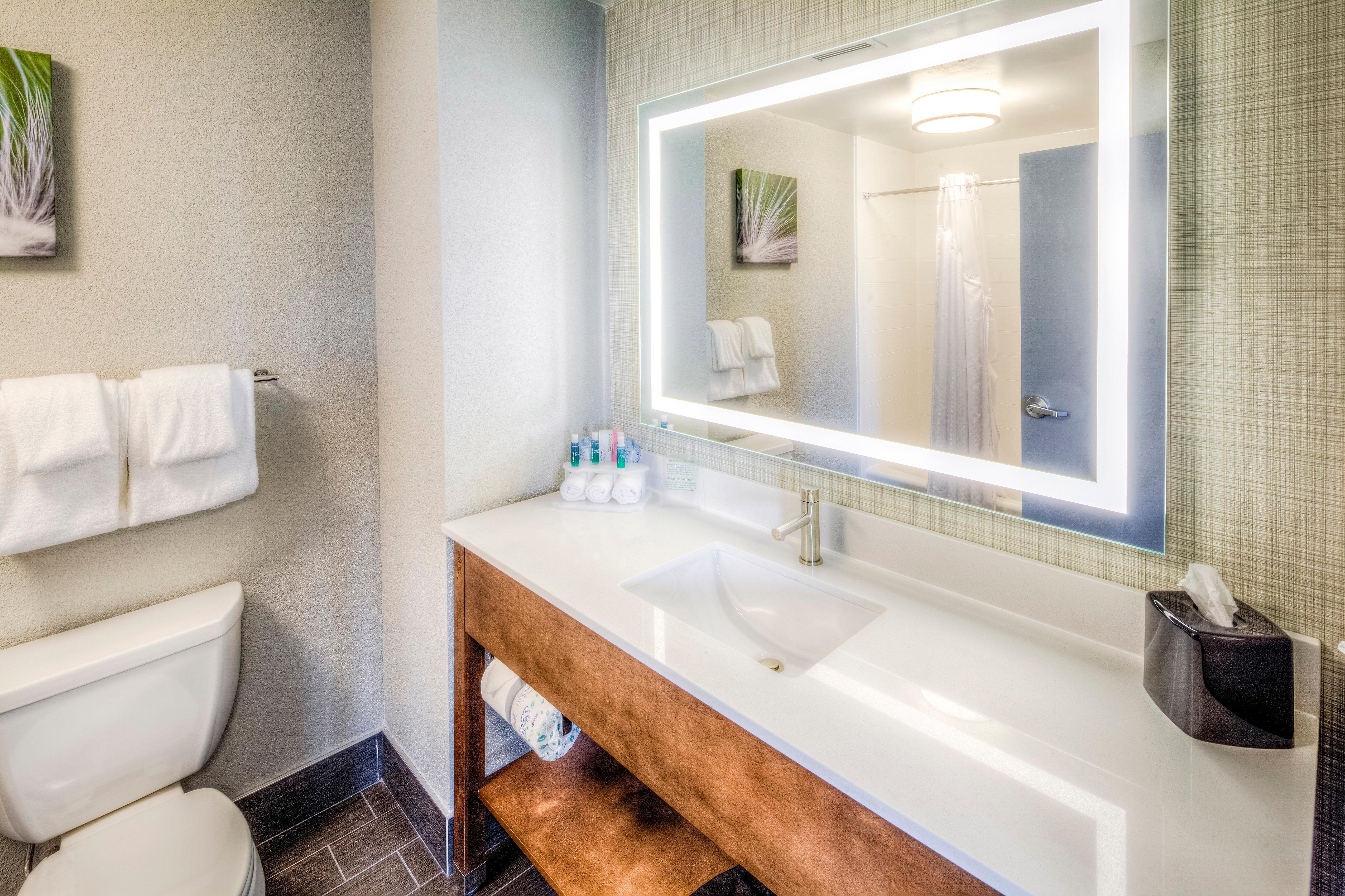Holiday Inn Express & Suites Cleveland/Westlake By Ihg Bagian luar foto