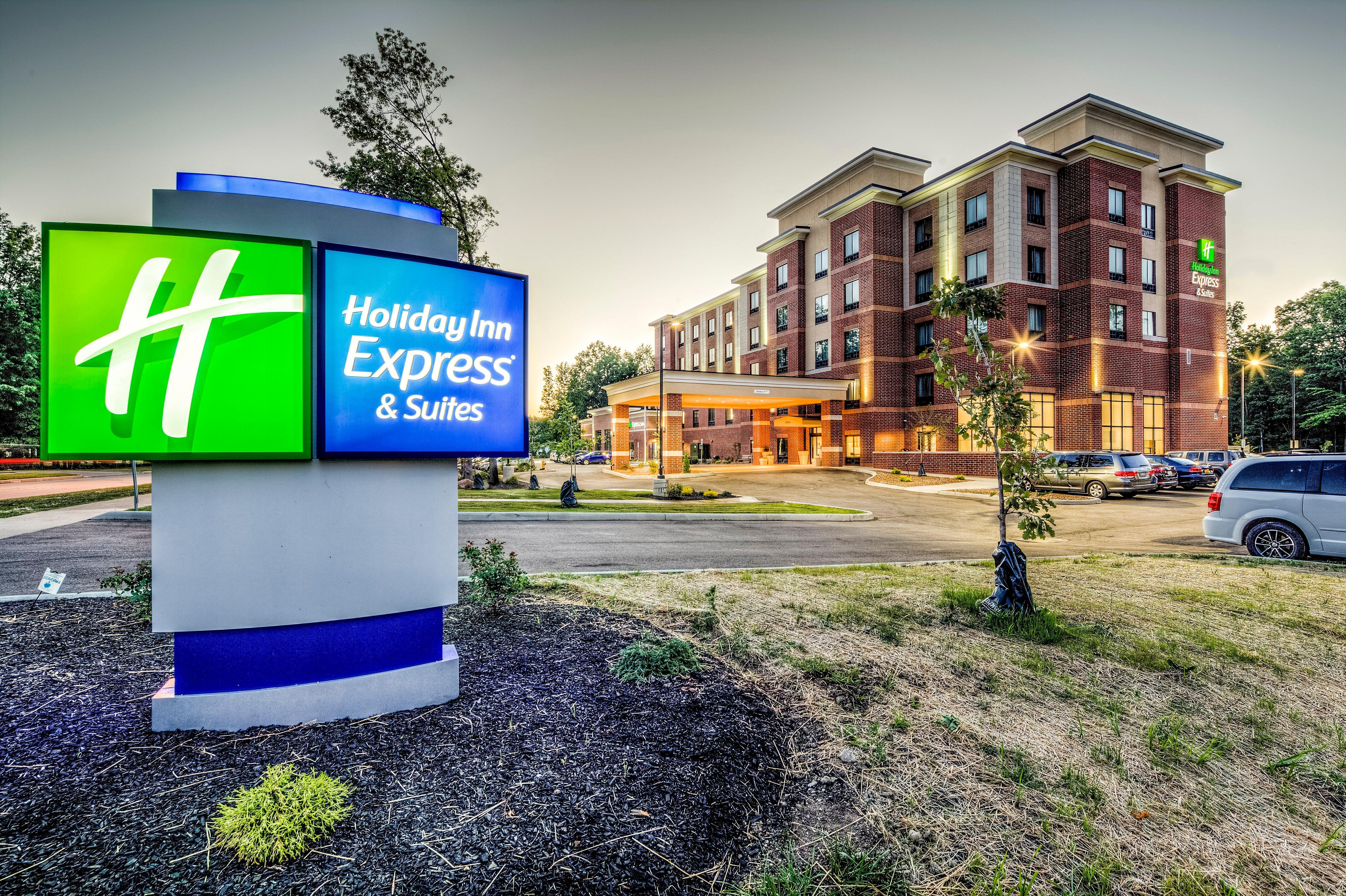 Holiday Inn Express & Suites Cleveland/Westlake By Ihg Bagian luar foto